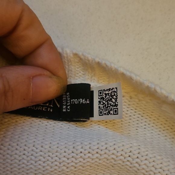 Ralph Lauren White Crewneck Sweater with Gold & Navy Crest - Picture 5 of 5